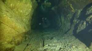 Diving the main tunnel in Hodge Close